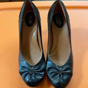 Clarks Artisan Black Pumps size 7.5